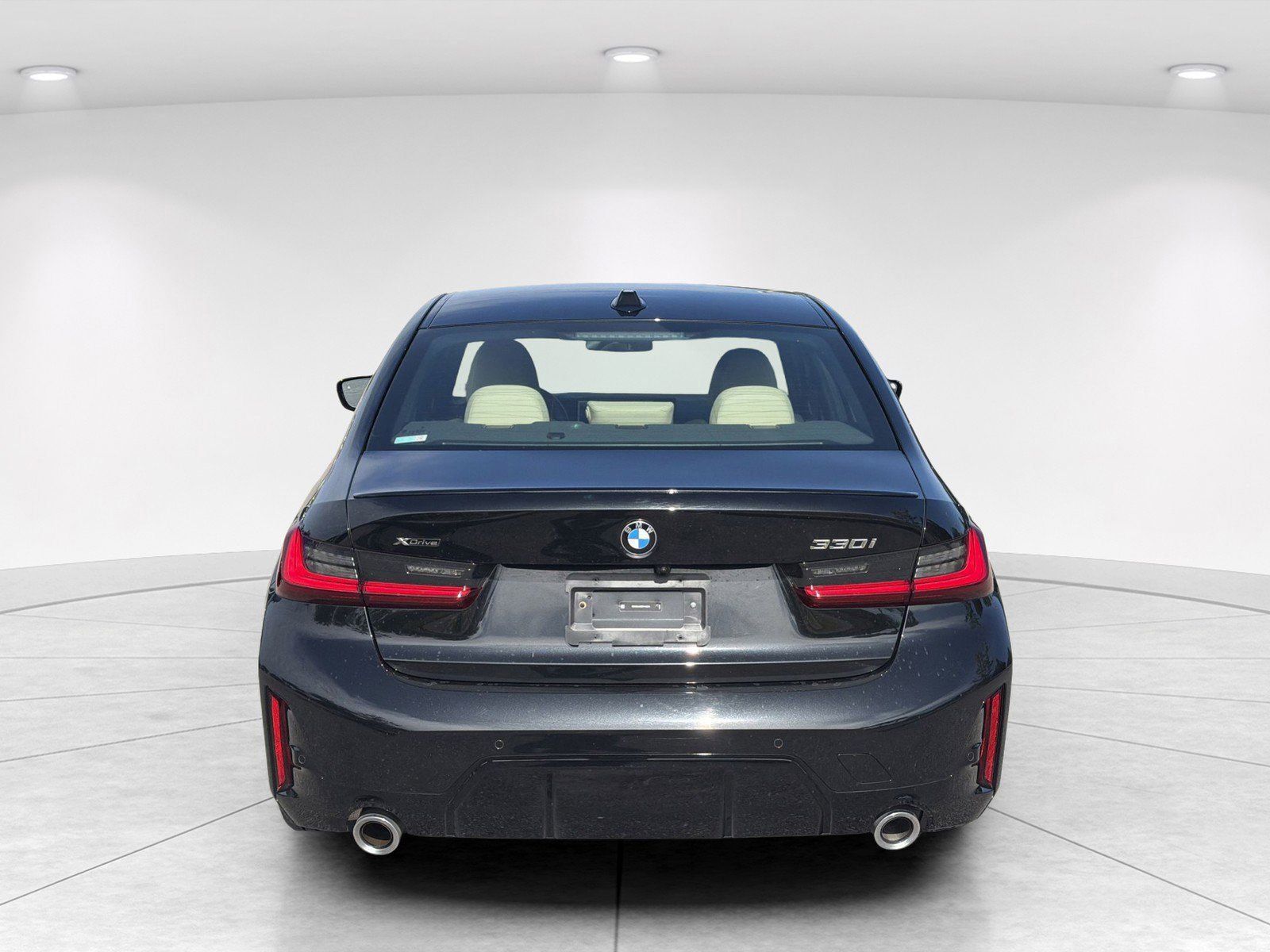 Certified 2025 BMW 330i xDrive Sedan w/ M Sport Package AWD/4WD image 5