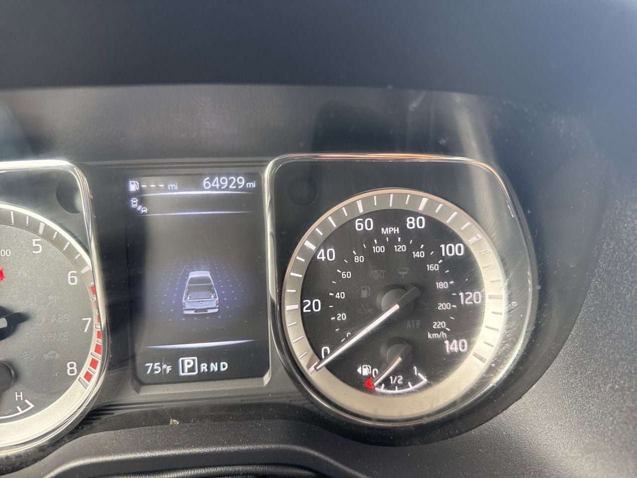 Used 2018 Nissan Titan SV w/ SV Convenience Package RWD image 10