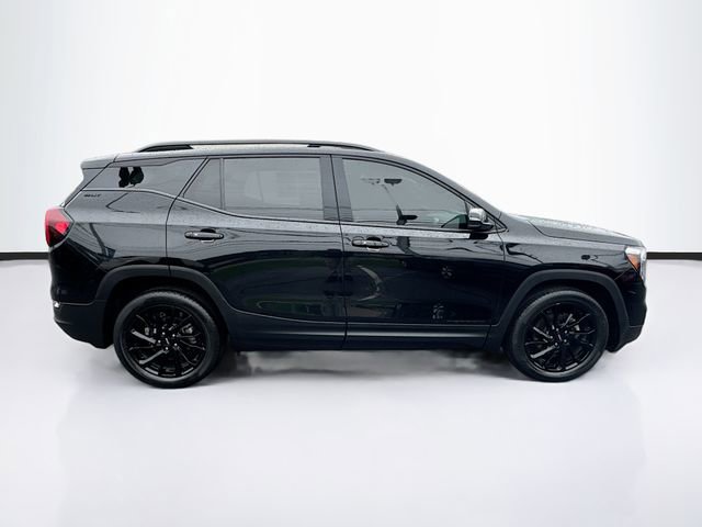 Used 2023 GMC Terrain SLT w/ Elevation Edition image 8
