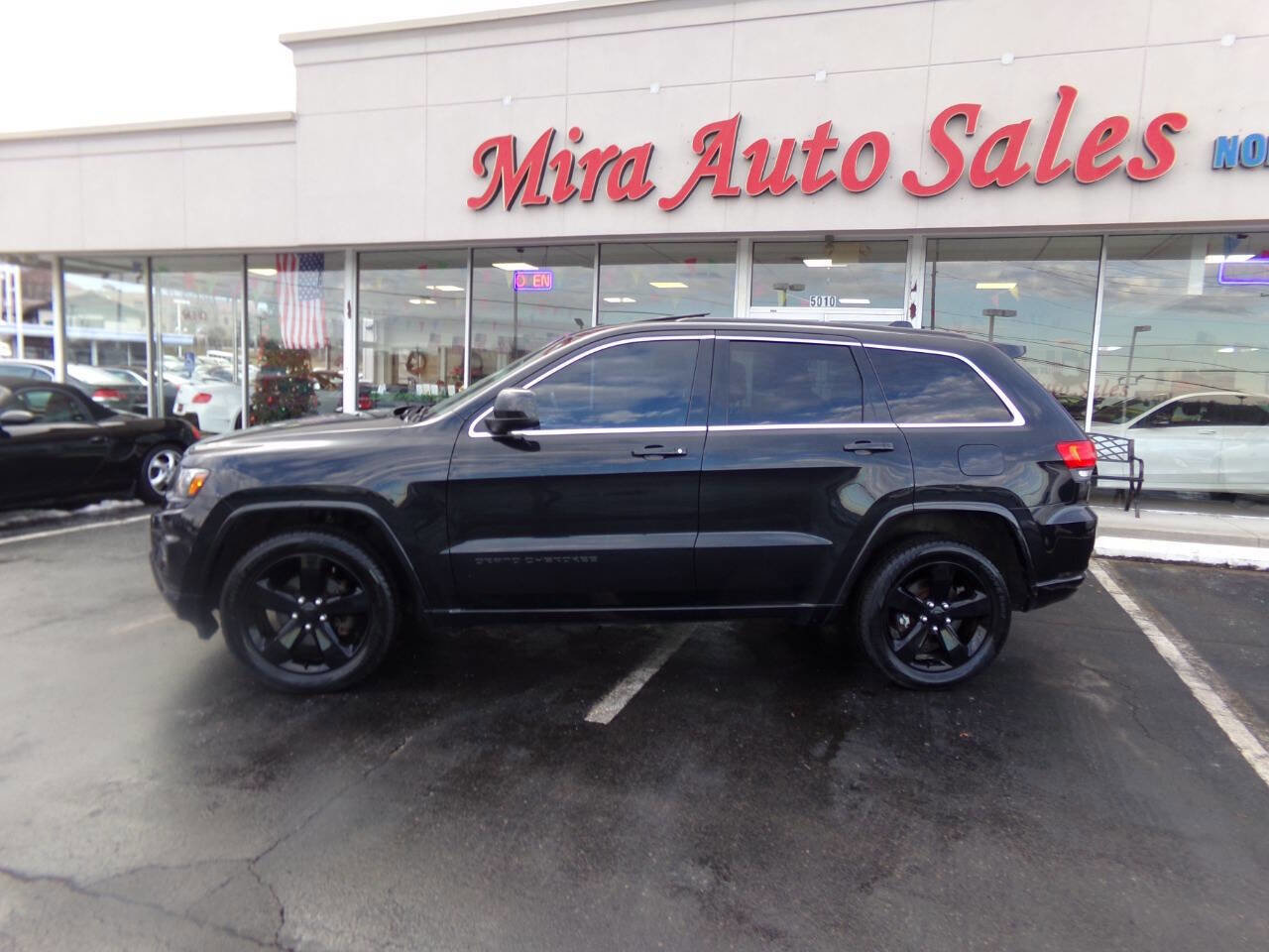 Used 2014 Jeep Grand Cherokee Altitude AWD/4WD image 2