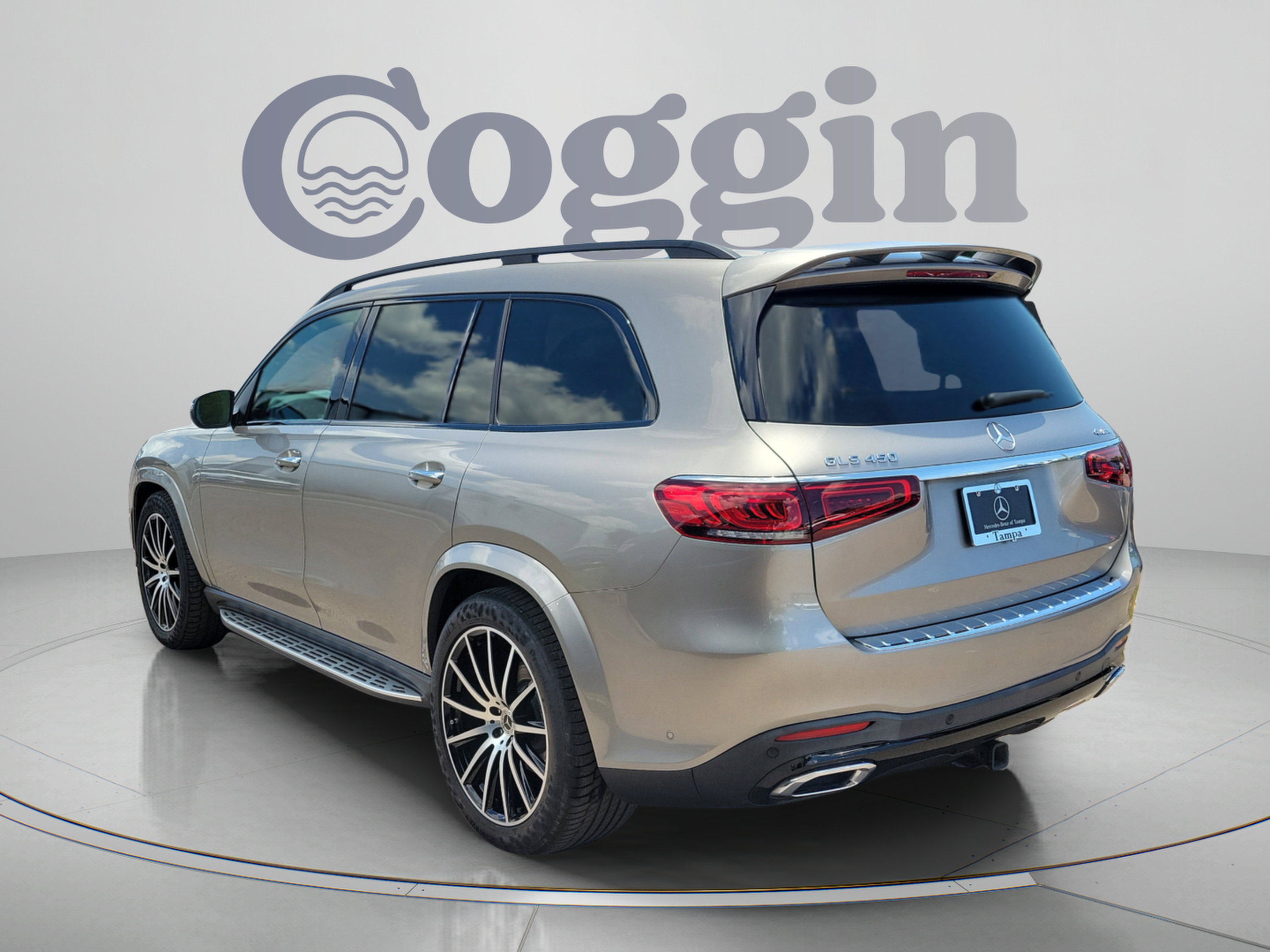 Used 2023 Mercedes-Benz GLS 450 4MATIC image 2