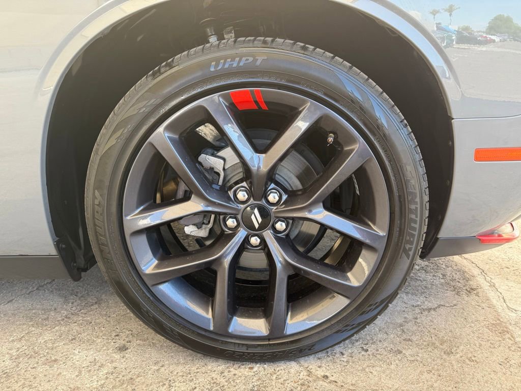 Used 2019 Dodge Challenger SXT w/ Driver Convenience Group RWD image 11