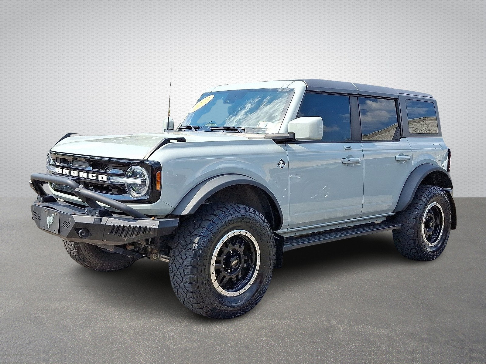 Used 2023 Ford Bronco Outer Banks AWD/4WD image 3