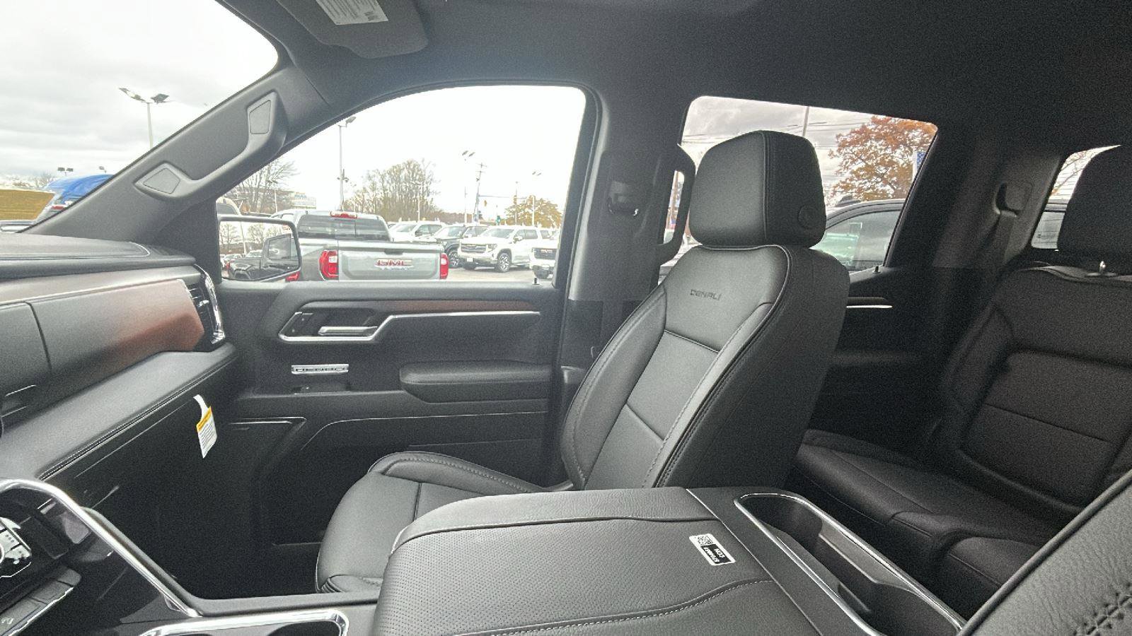 New 2026 GMC Sierra 1500 Denali w/ Denali Reserve Package image 28