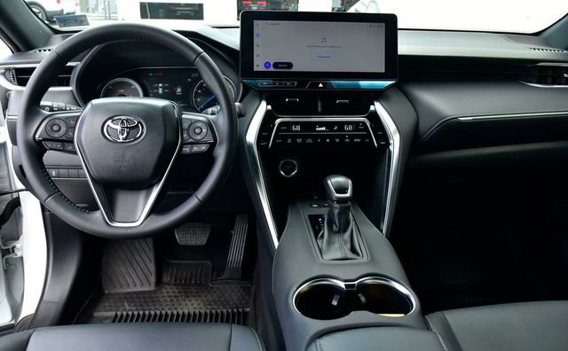 Used 2024 Toyota Venza Nightshade AWD/4WD image 15