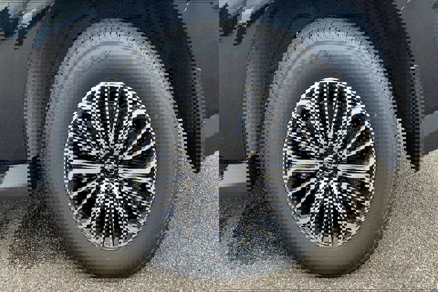 New 2025 Nissan Armada Platinum w/ Convenience Package image 13