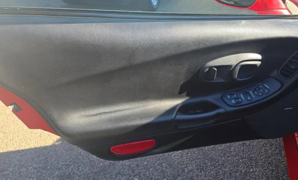 Used 2003 Chevrolet Corvette Coupe image 9