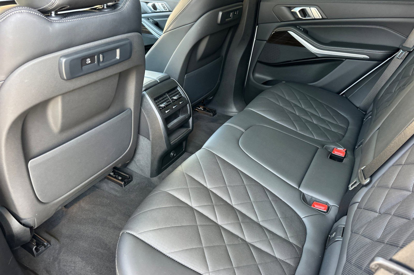 Used 2023 BMW X5 sDrive40i w/ M Sport Package RWD image 13