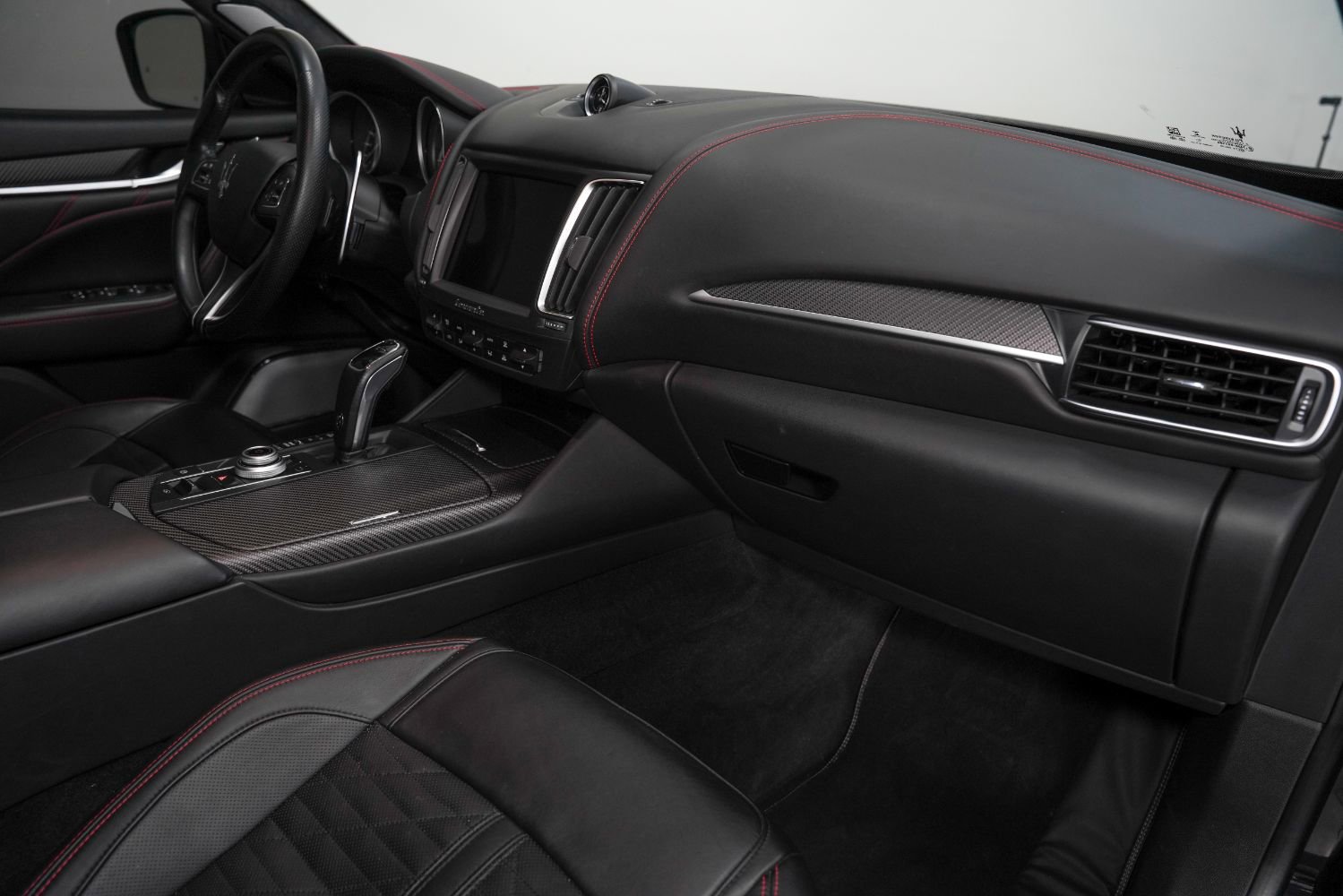 Used 2019 Maserati Levante Trofeo image 31