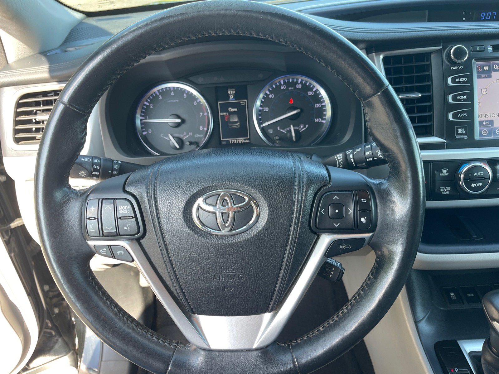 Used 2014 Toyota Highlander Limited Platinum FWD image 7