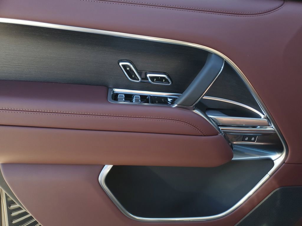 New 2026 Land Rover Range Rover SE image 9