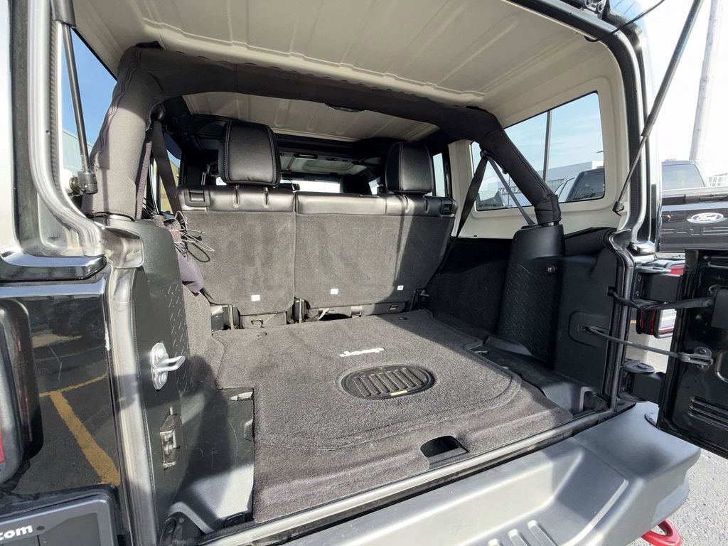 Used 2017 Jeep Wrangler Unlimited Rubicon AWD/4WD image 21