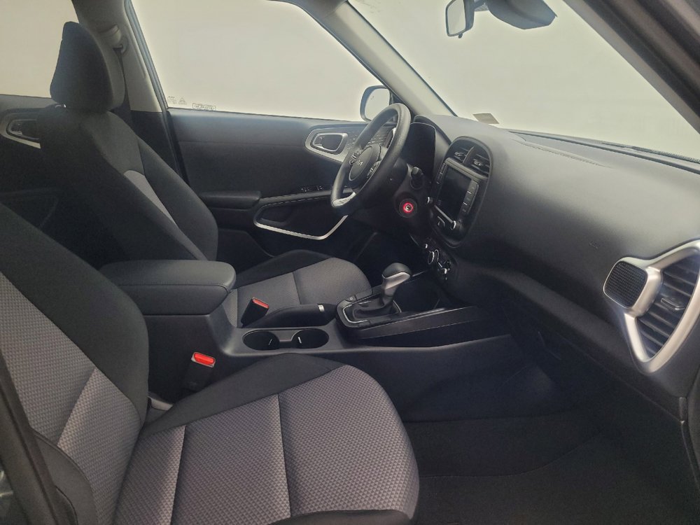 Used 2025 Kia Soul LX image 21