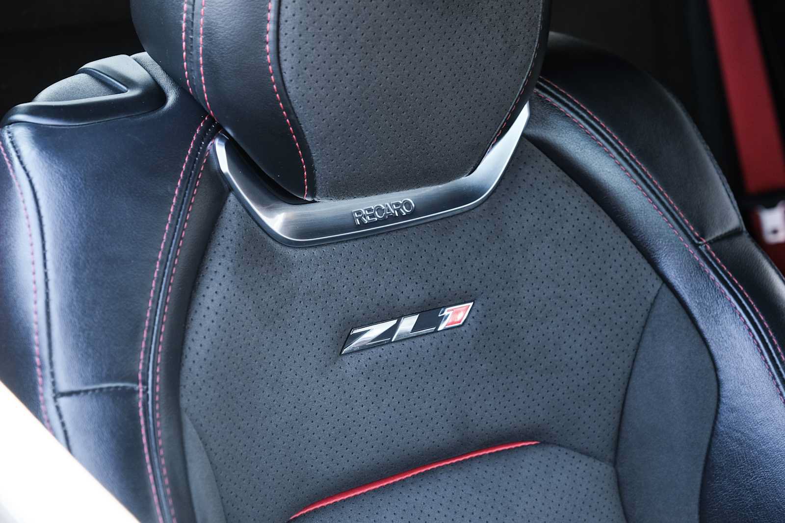 Used 2019 Chevrolet Camaro ZL1 RWD image 33