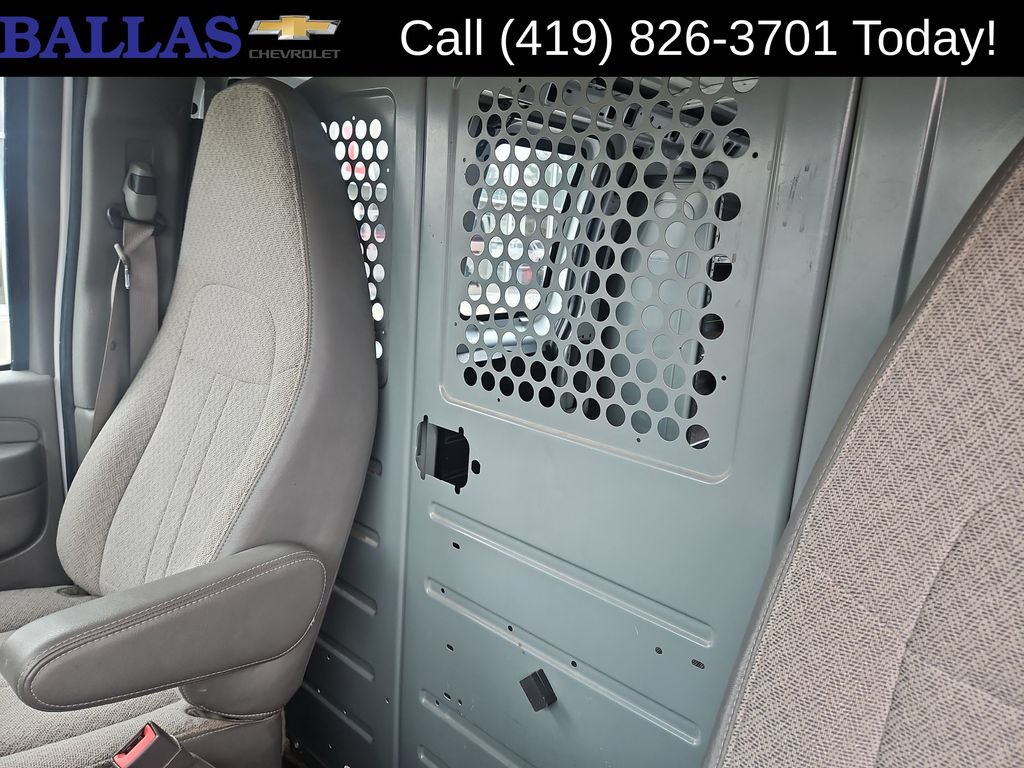 Used 2015 GMC Savana 2500 RWD image 18