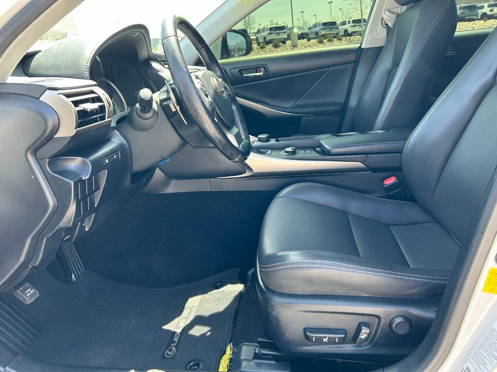 Used 2016 Lexus IS 300 AWD image 23
