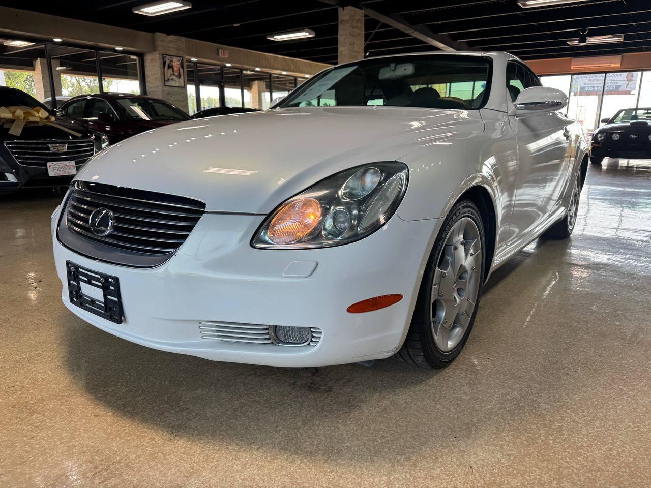 Used 2004 Lexus SC 430 Convertible RWD image 3