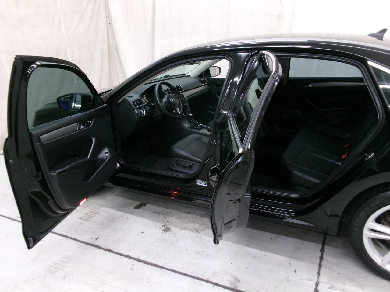 Used 2014 Volkswagen Passat 2.5 SE FWD image 13