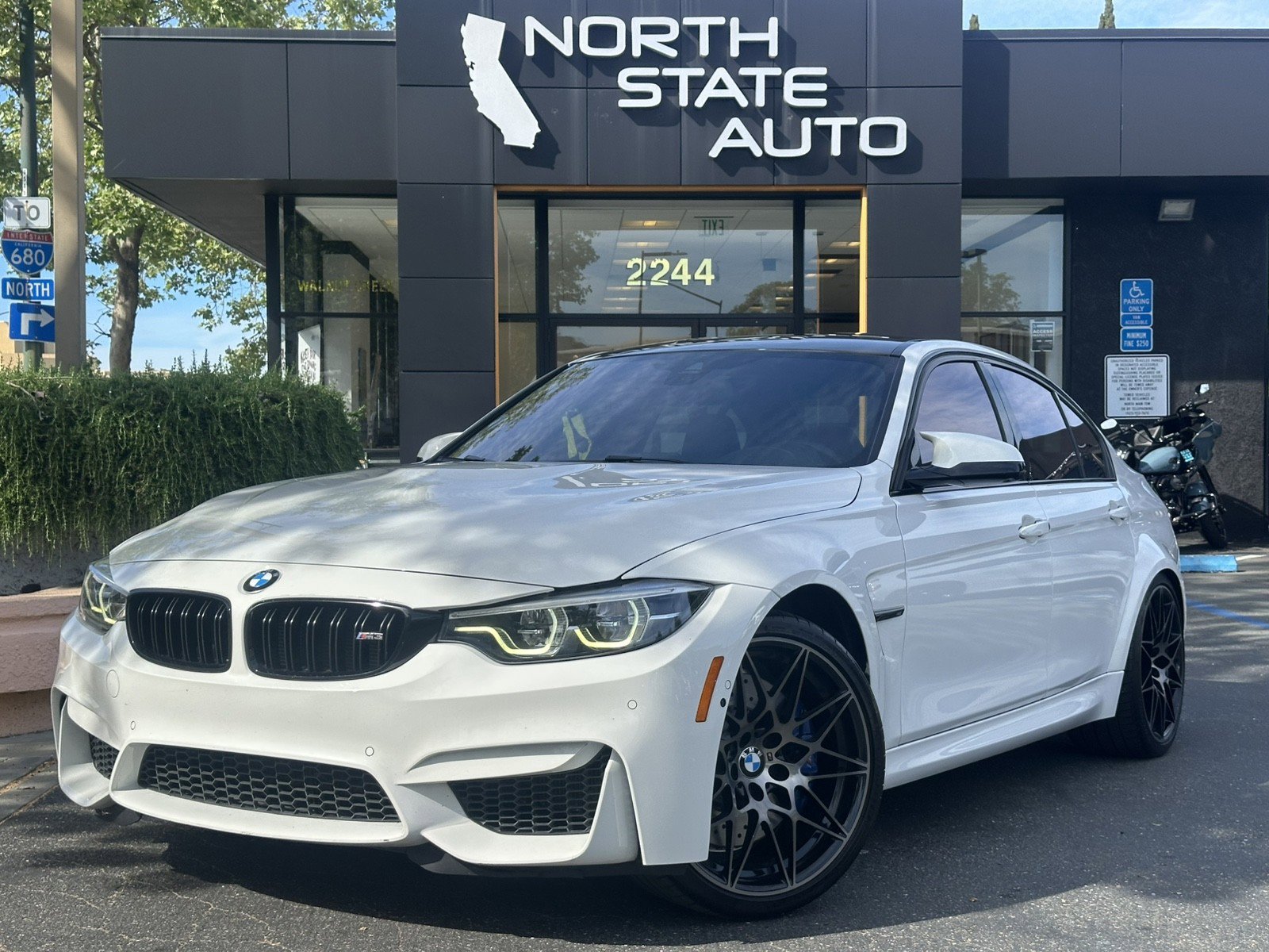 Used 2018 BMW M3 image 2