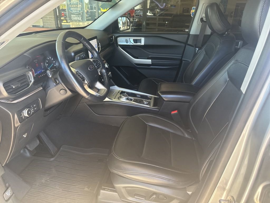 Used 2021 Ford Explorer Limited w/ Equipment Group 301A image 8