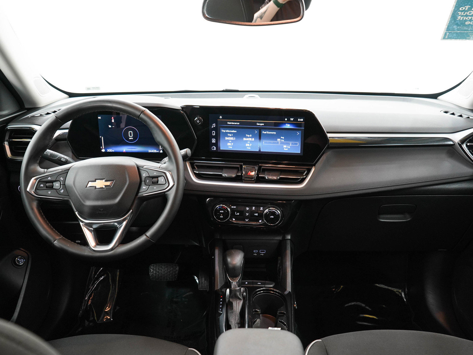 Used 2024 Chevrolet TrailBlazer LT w/ Convenience Package FWD image 16