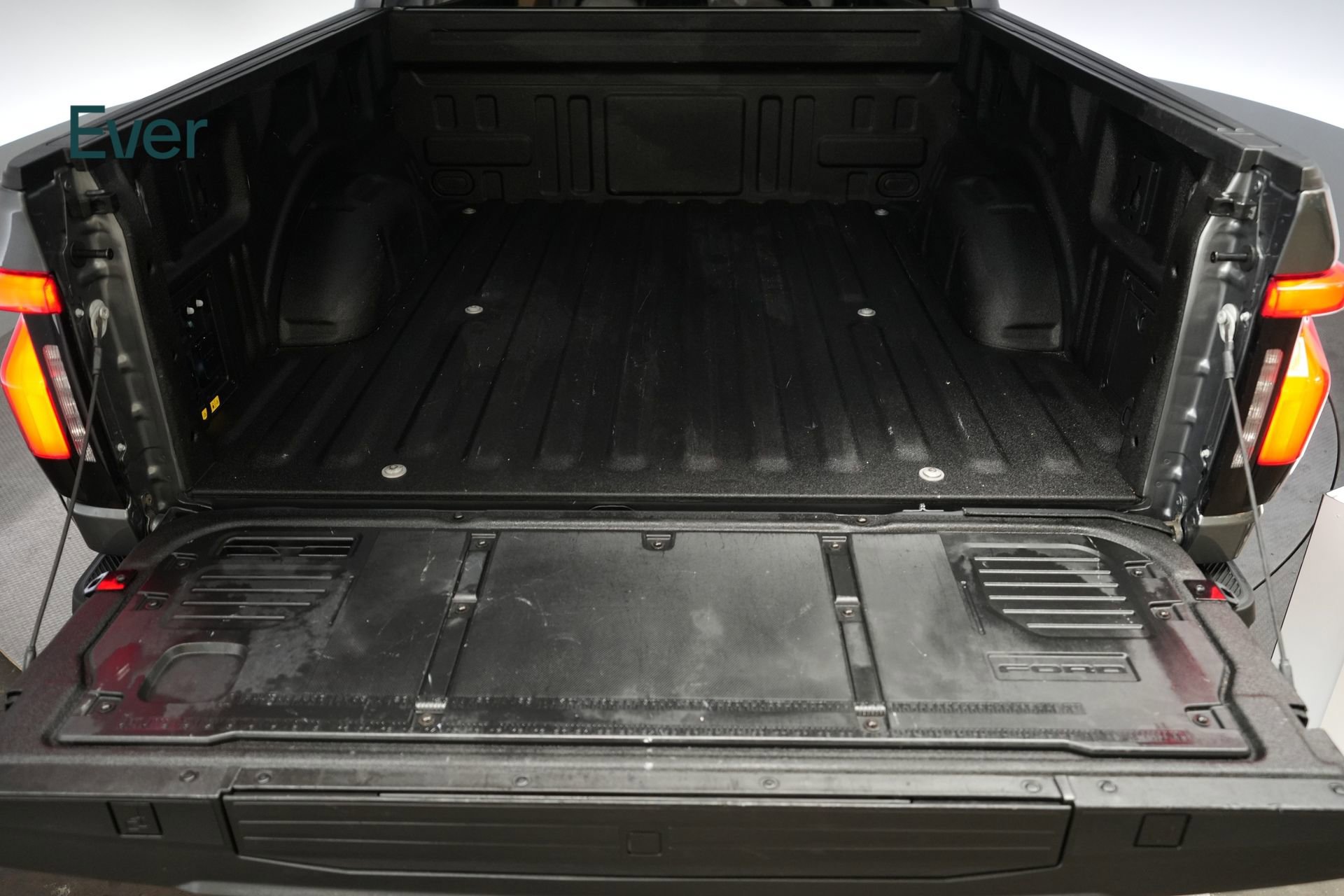 Used 2024 Ford F150 Lightning Flash image 8