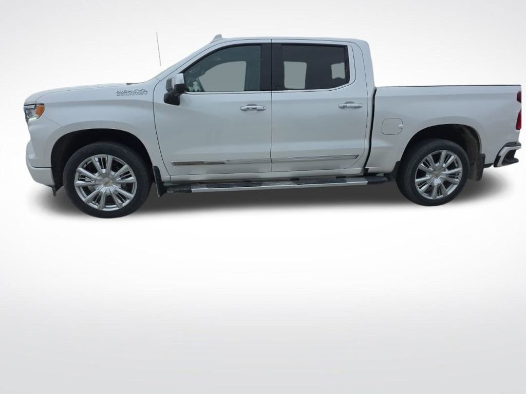 Used 2022 Chevrolet Silverado 1500 High Country w/ High Country Premium Package image 3