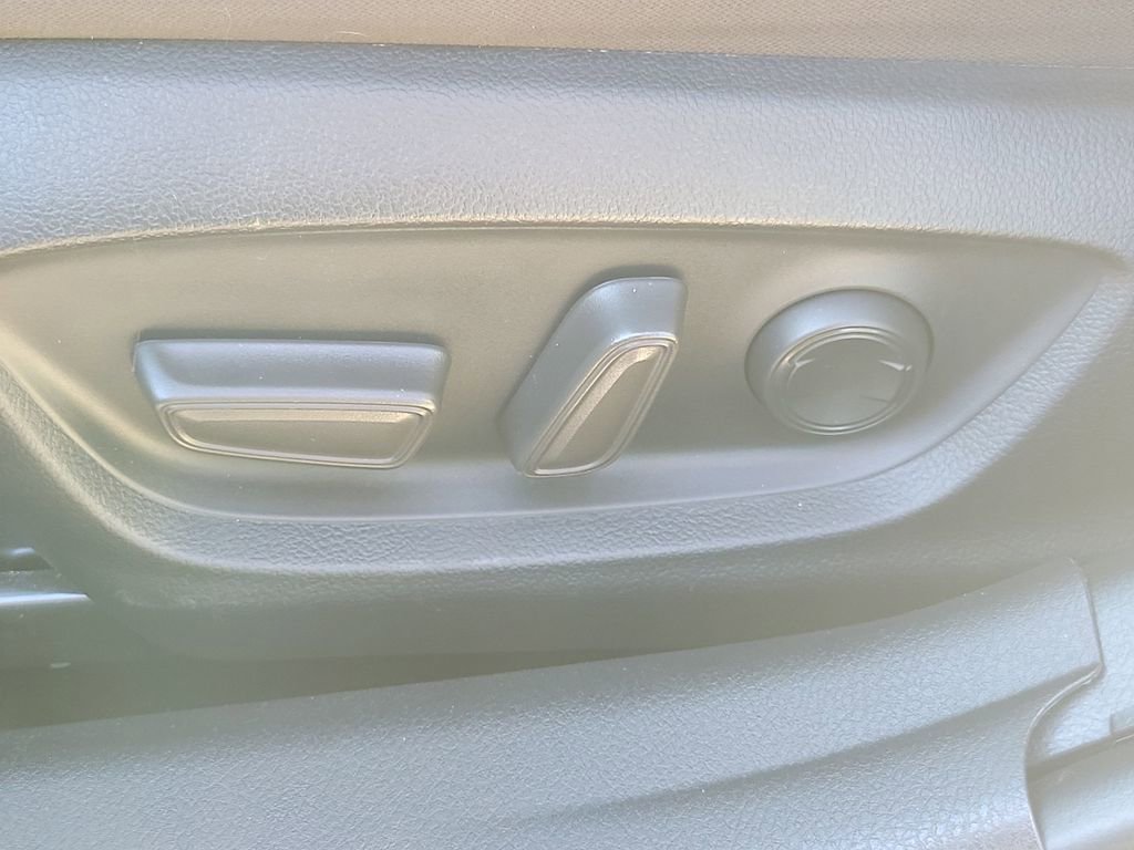 Used 2023 Toyota Camry LE image 28