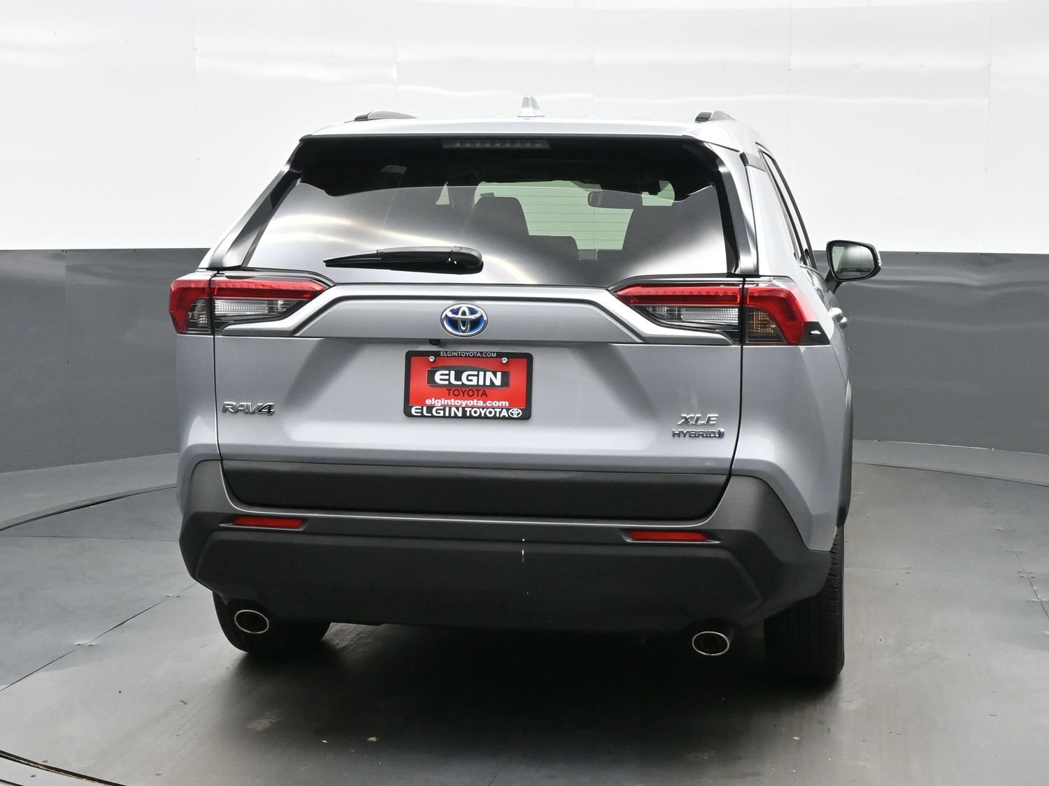 Used 2023 Toyota RAV4 XLE Premium AWD/4WD image 5