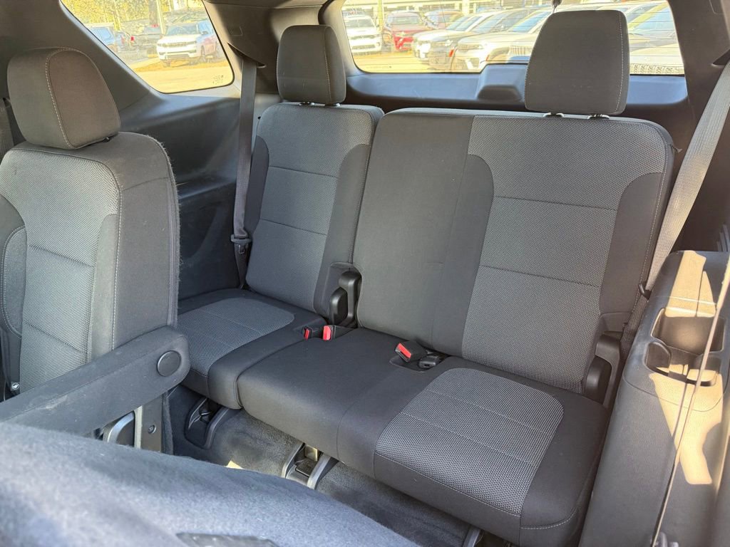 Used 2022 Chevrolet Traverse LT image 29
