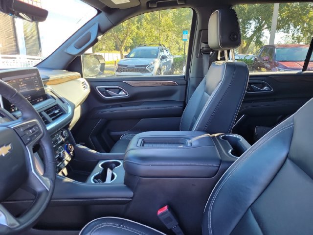 Used 2021 Chevrolet Tahoe Premier w/ Premium Package RWD image 21
