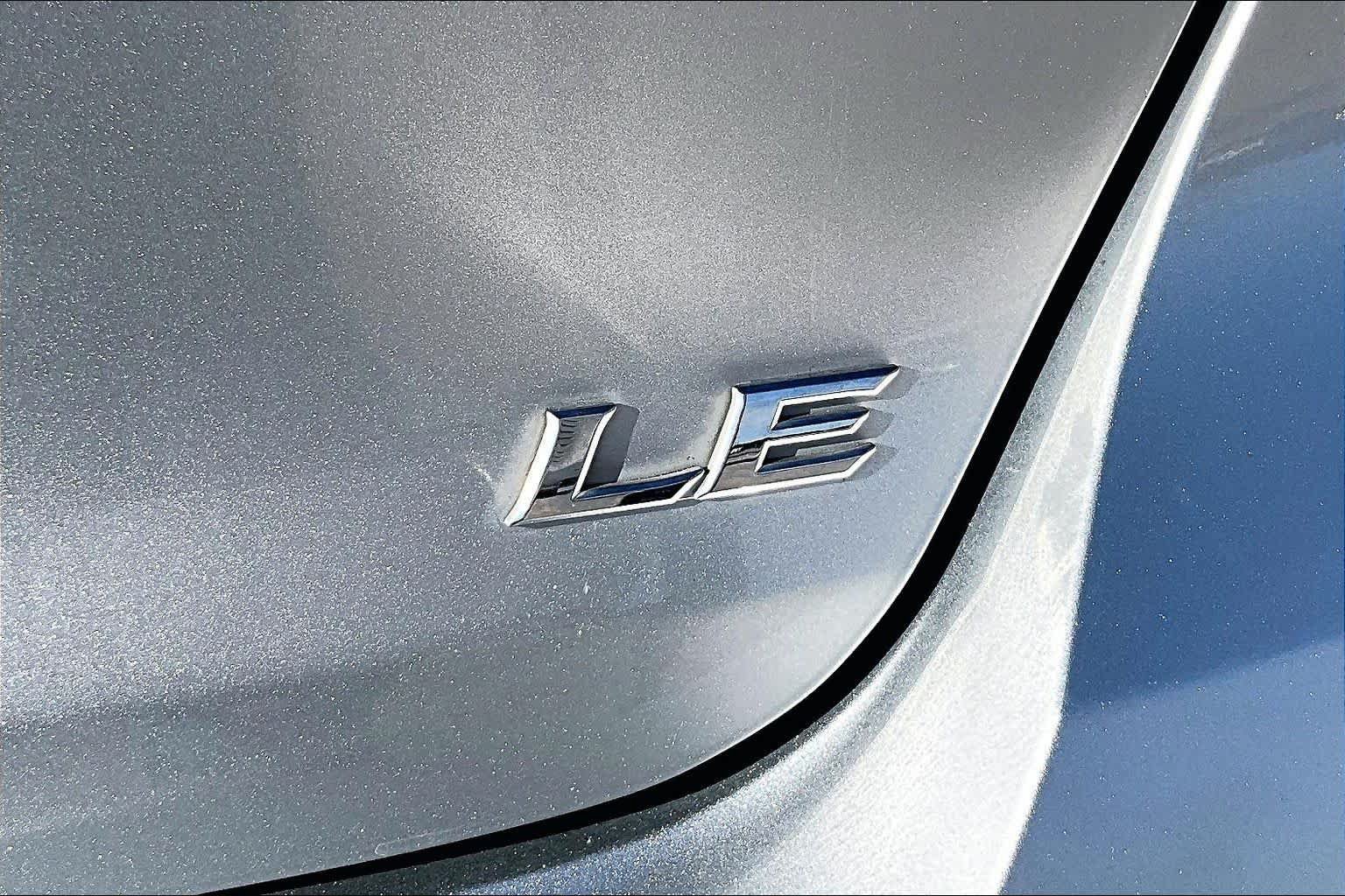 Used 2015 Toyota Venza LE FWD image 9
