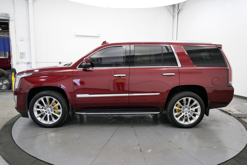 Used 2020 Cadillac Escalade Luxury AWD/4WD image 4