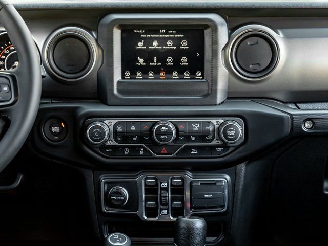 Used 2023 Jeep Wrangler Unlimited Sport image 18