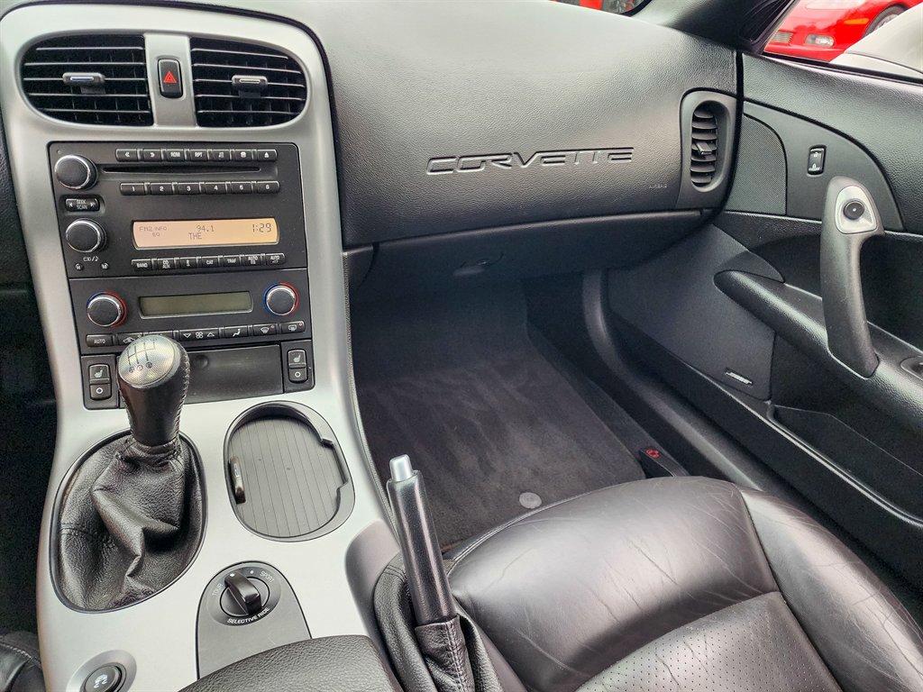 Used 2006 Chevrolet Corvette Convertible w/ Preferred Equipment Group RWD image 23