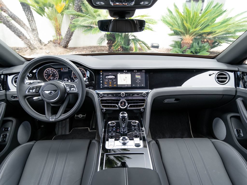 Used 2024 Bentley Flying Spur V8 AWD/4WD image 4
