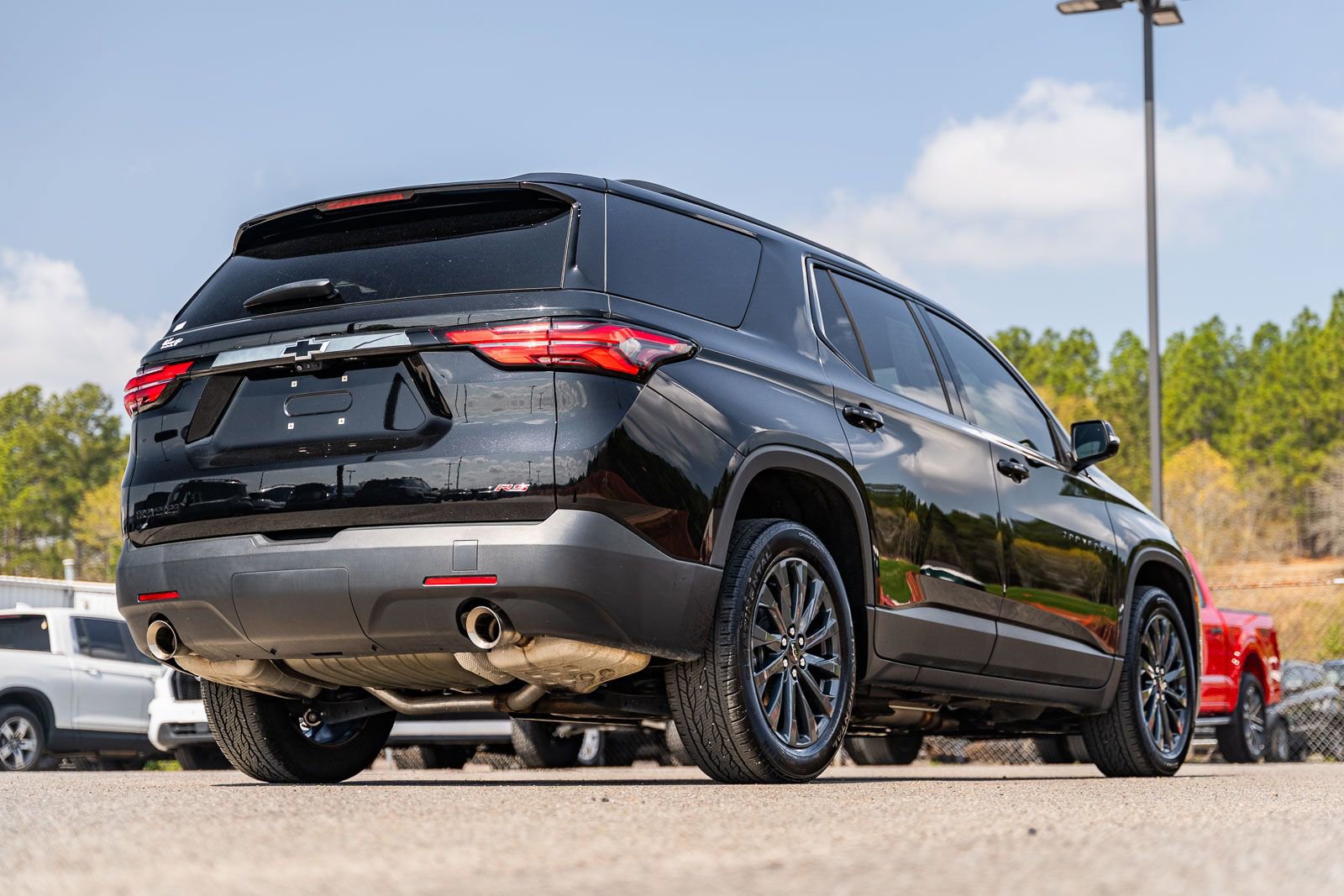 Used 2023 Chevrolet Traverse RS image 7