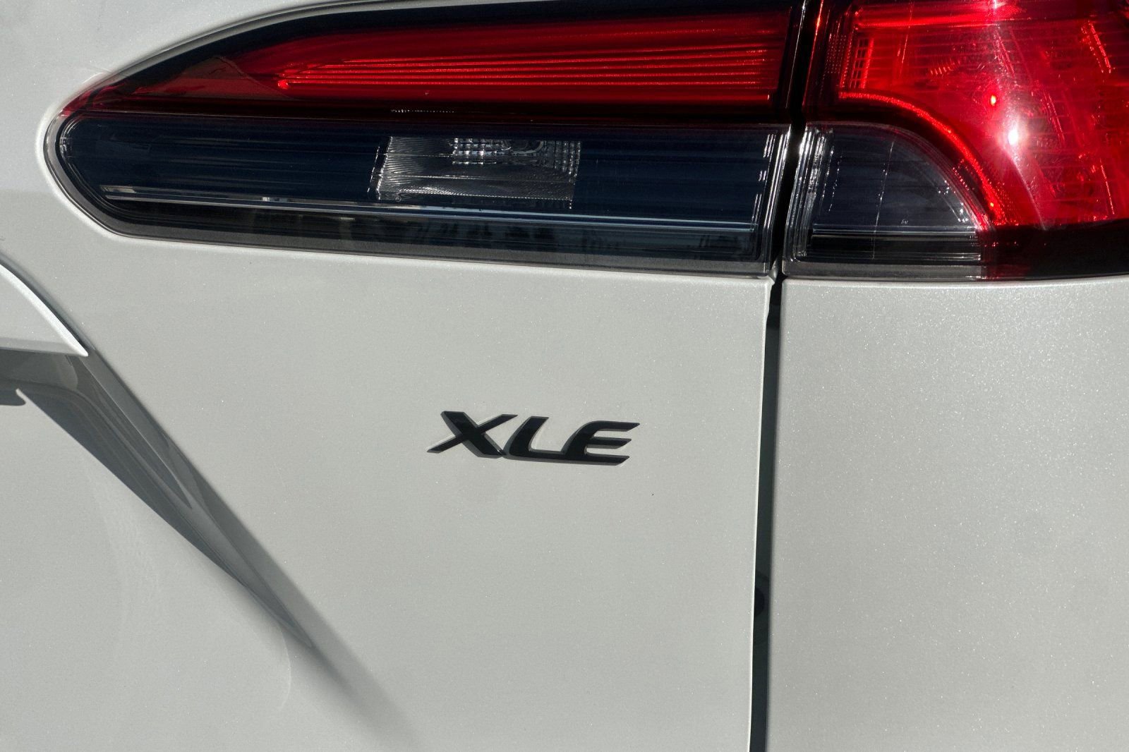 Used 2022 Toyota Corolla Cross XLE image 26