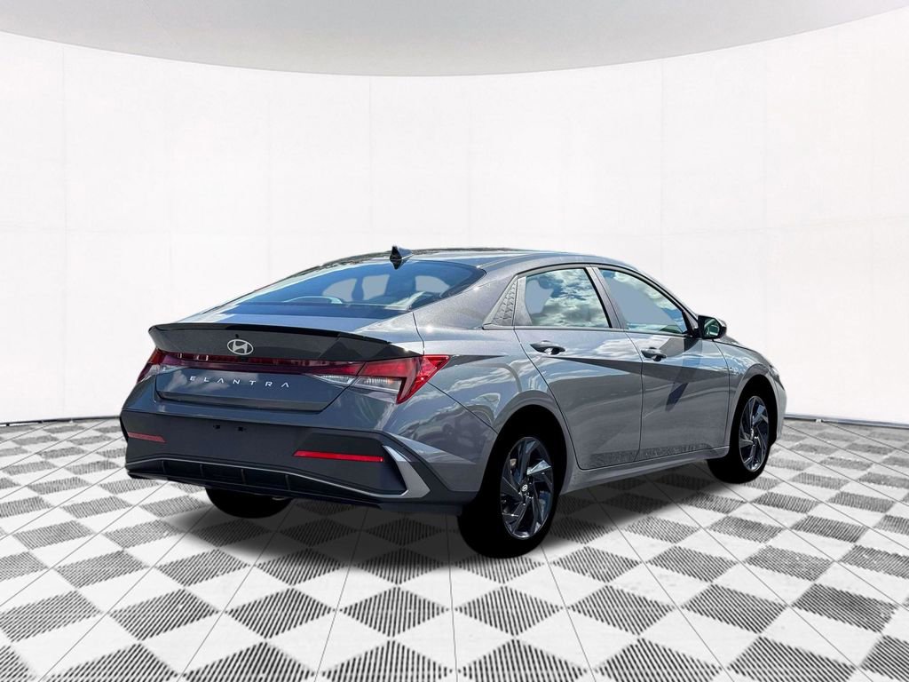 New 2026 Hyundai Elantra Sport w/ Cargo Package FWD image 11