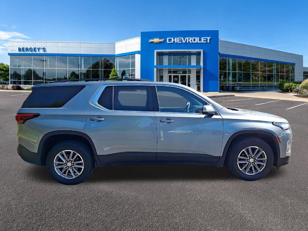 Used 2023 Chevrolet Traverse LT w/ LPO, Floor Liner Package AWD/4WD image 9