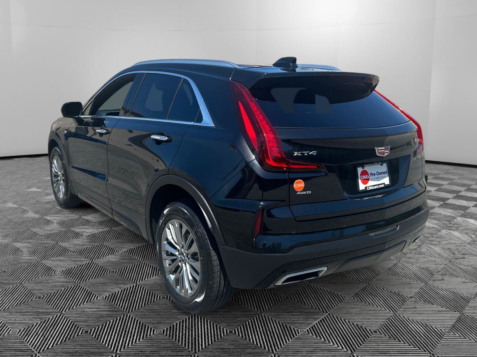 Used 2025 Cadillac XT4 Premium Luxury AWD/4WD image 3