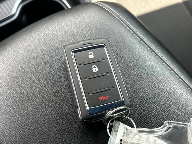 Used 2025 Jeep Grand Cherokee L Laredo AWD/4WD image 2