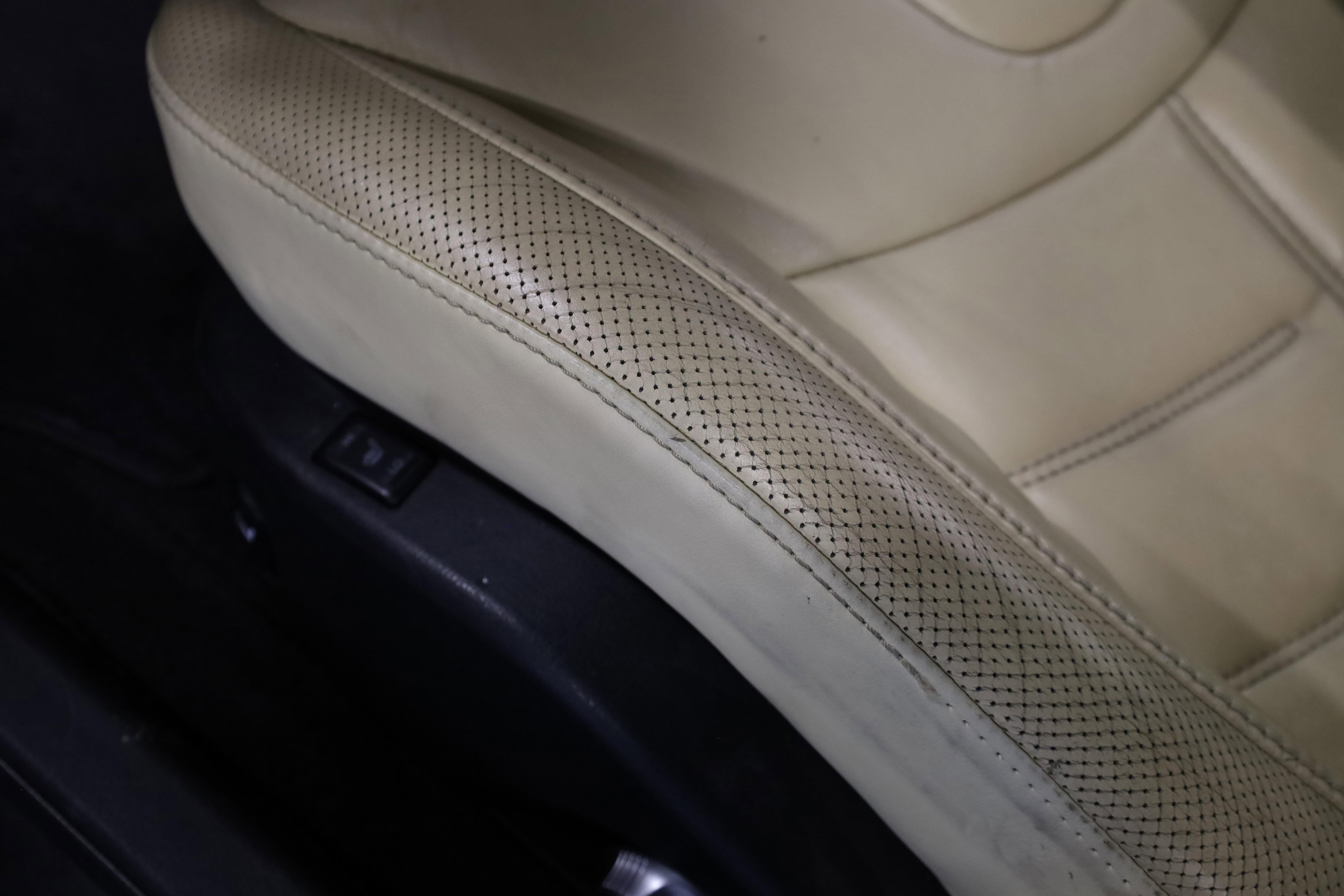 Used 2015 Nissan GT-R Premium image 18