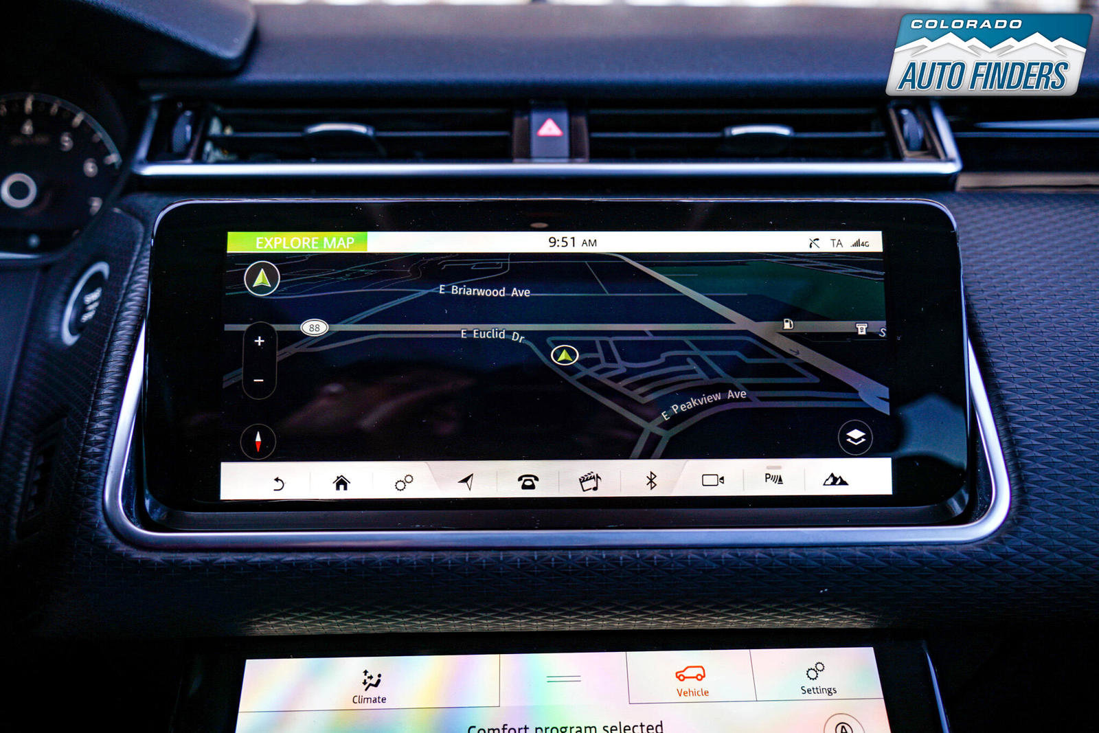 Used 2020 Land Rover Range Rover Velar S image 21