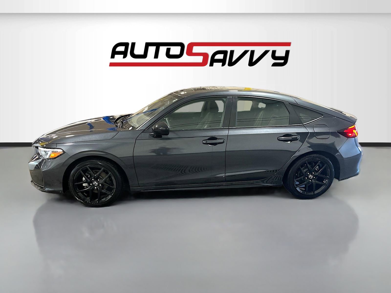 Used 2025 Honda Civic Sport image 4