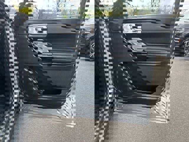 Certified 2024 Ford Explorer Platinum w/ Technology Package image 23