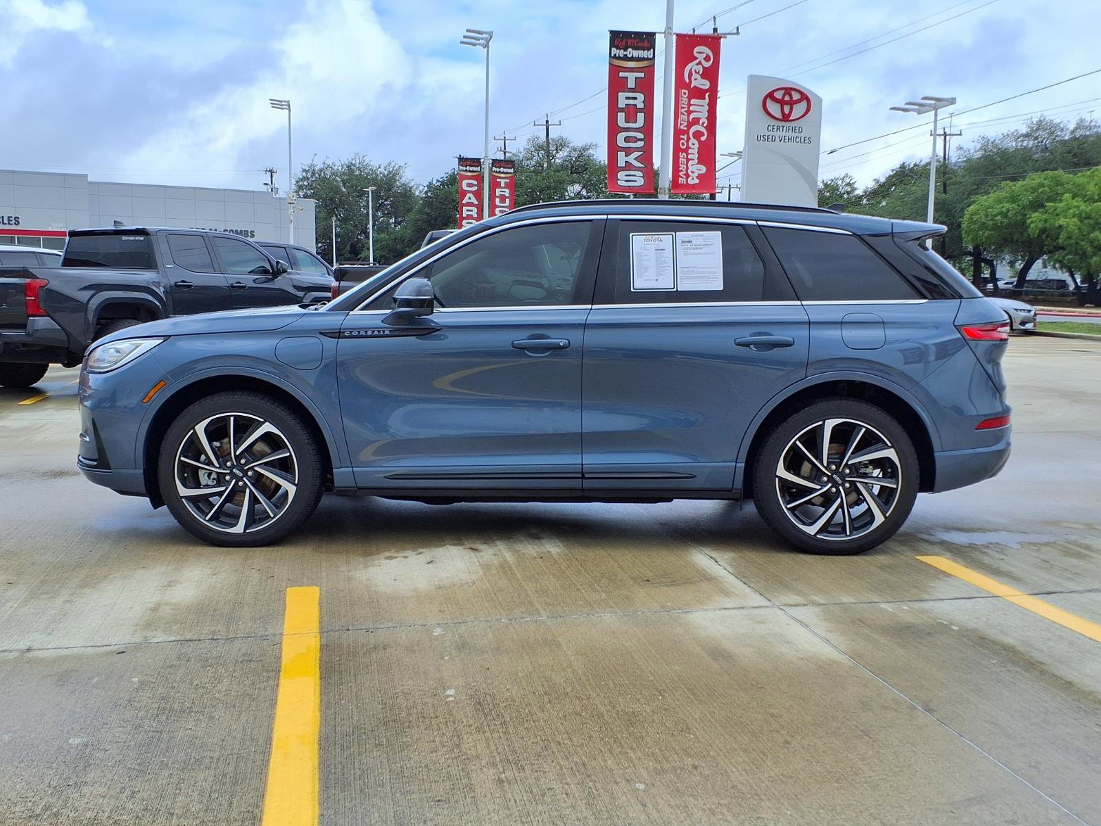 Used 2025 Lincoln Corsair Grand Touring w/ Equipment Group 301A AWD/4WD image 8