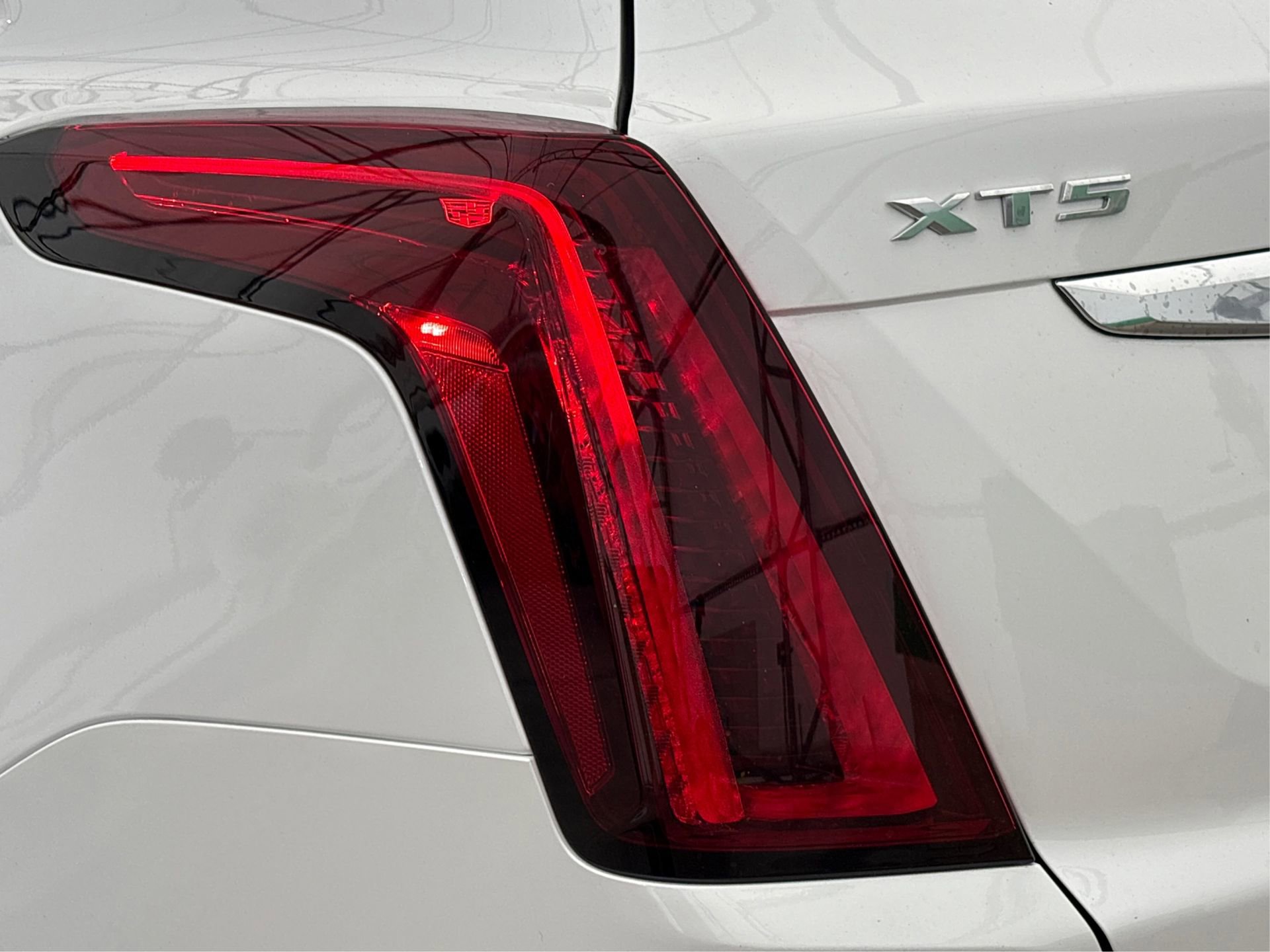 New 2025 Cadillac XT5 Luxury image 15