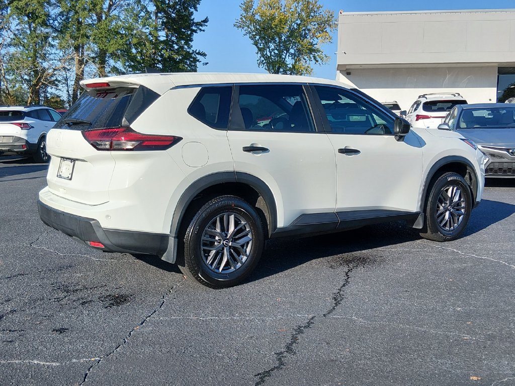 Used 2025 Nissan Rogue S FWD image 4