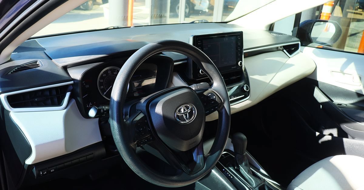 Used 2022 Toyota Corolla LE FWD image 38